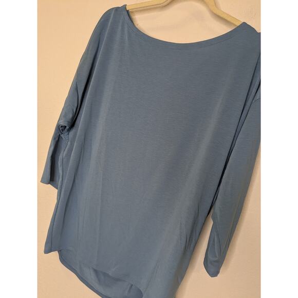 Athleta 3/4 Length Sleeve Scoop Neck Soft Blue Athleisure Top Womens Size Medium - Picture 2 of 8